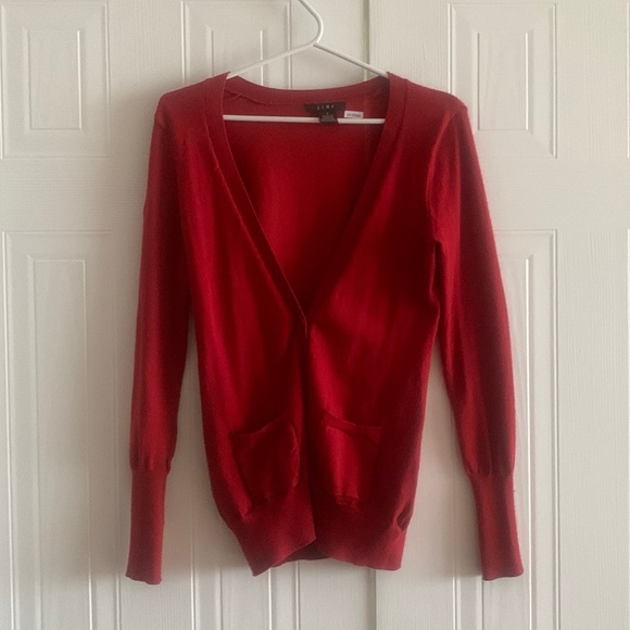 Red button up Link Cardigan - Picture 1 of 8